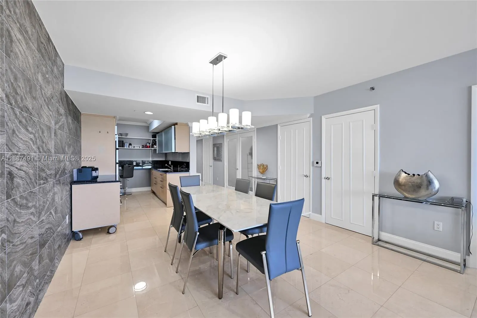 1850 S OCEAN DR, #1507