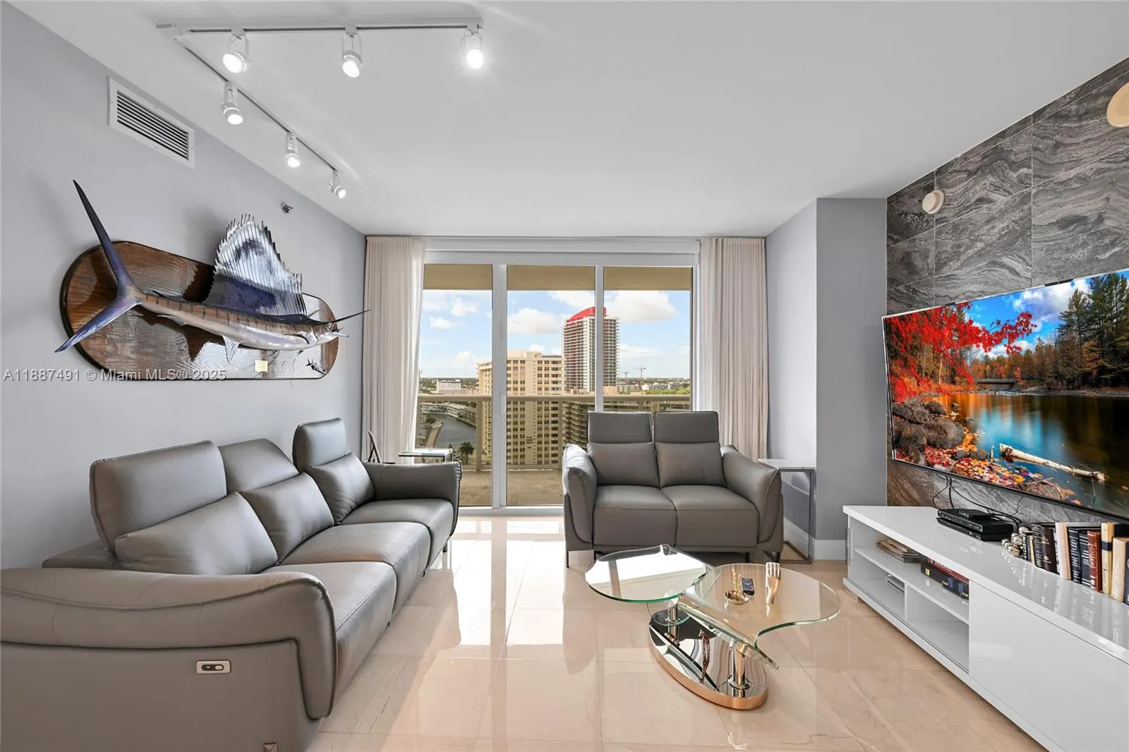 1850 S OCEAN DR, #1507