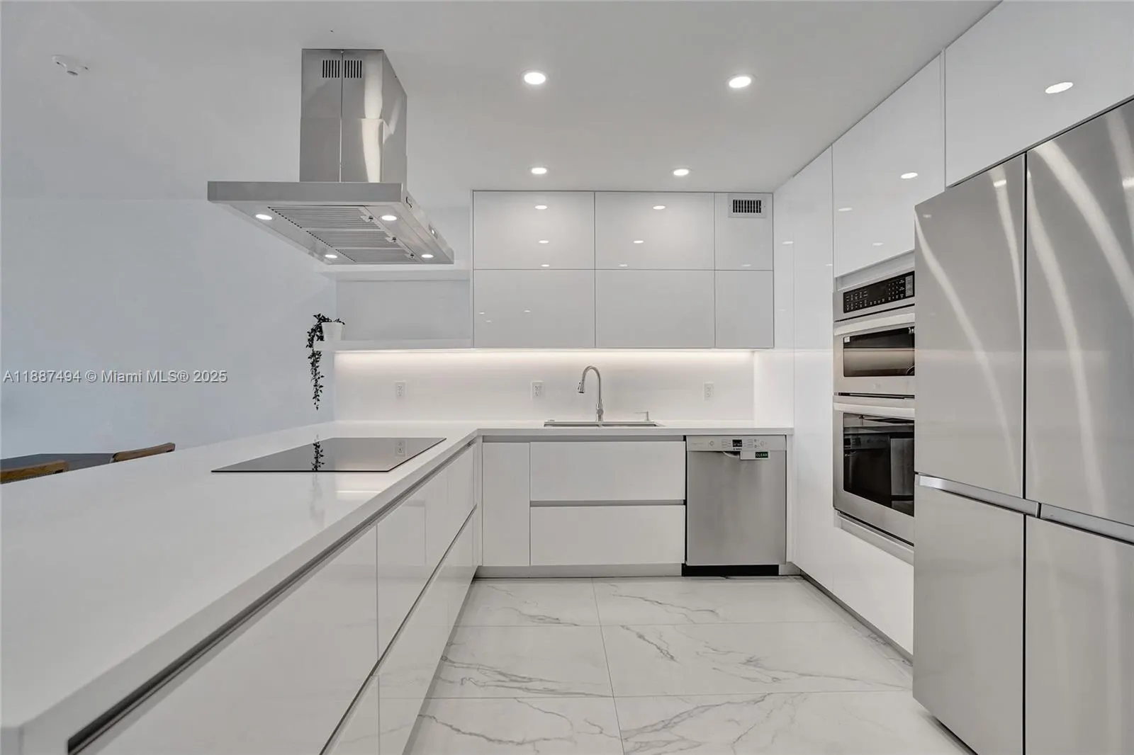 5700 Collins Ave, #12E