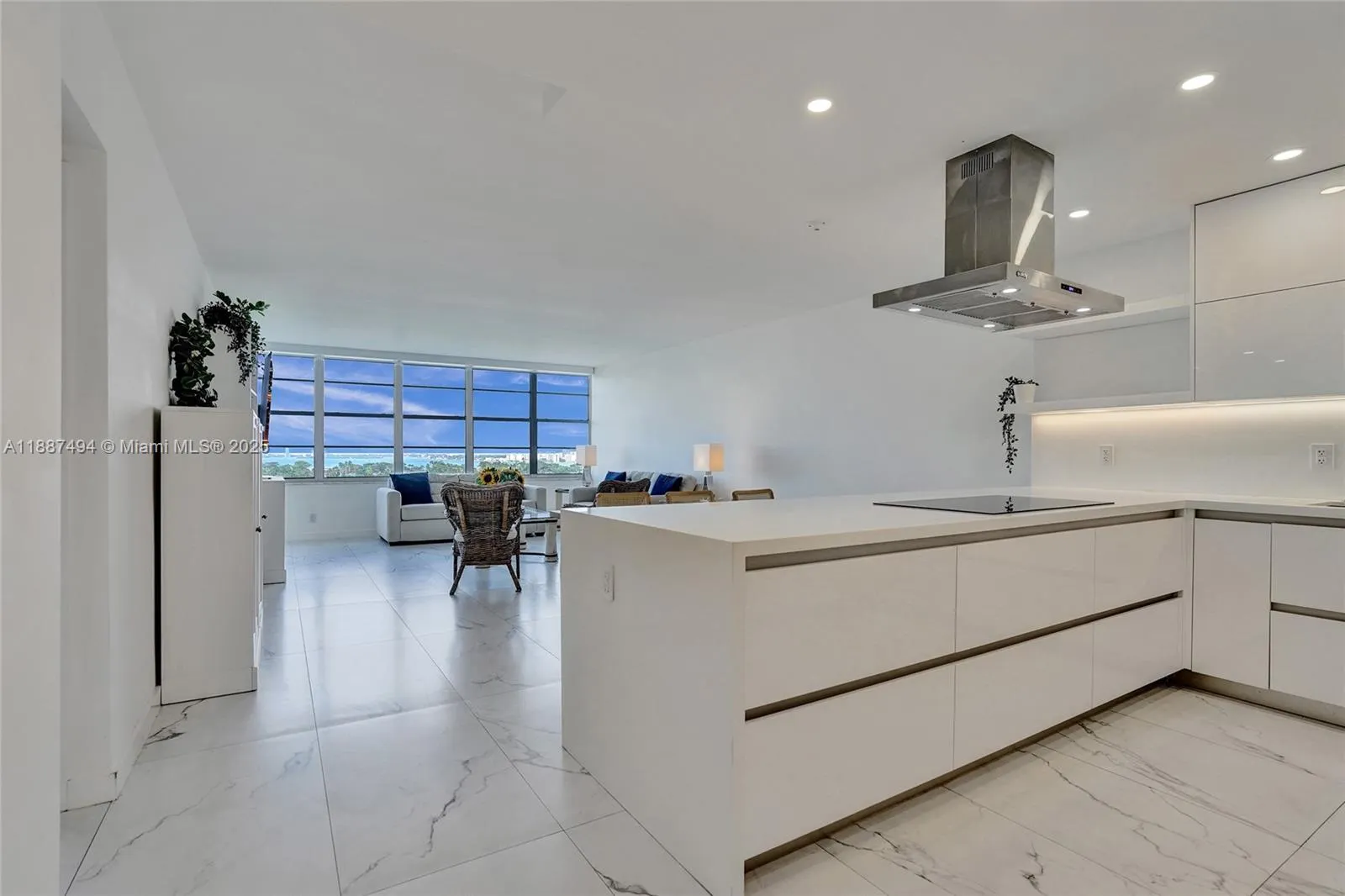 5700 Collins Ave, #12E