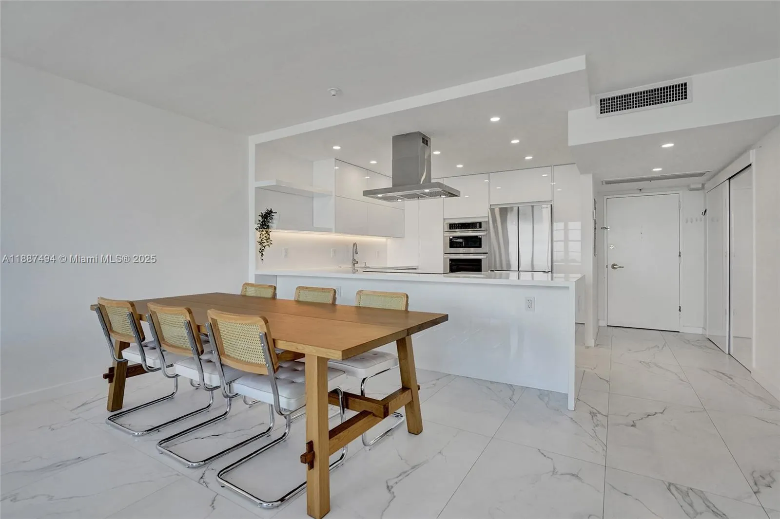 5700 Collins Ave, #12E