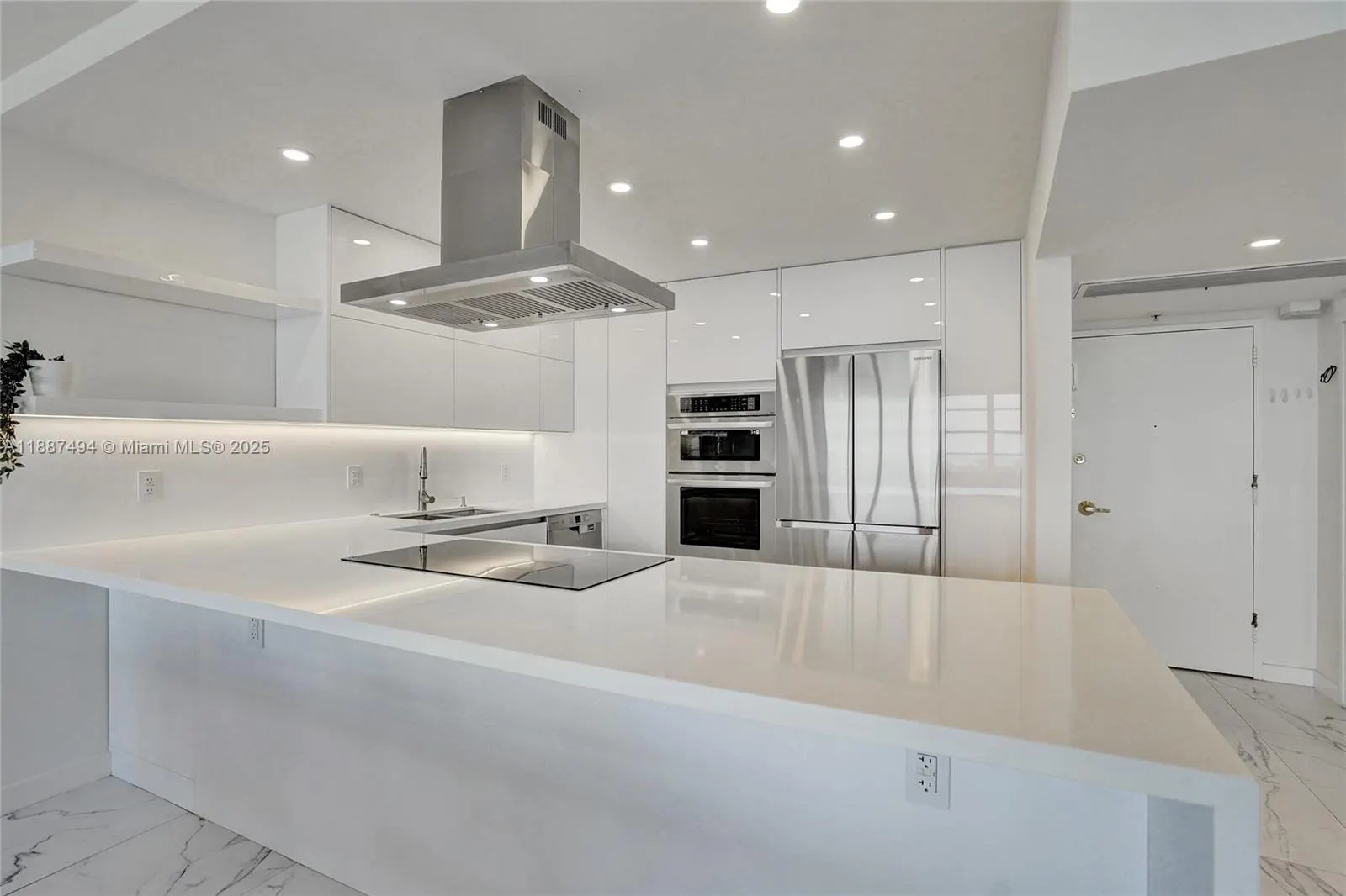 5700 Collins Ave, #12E