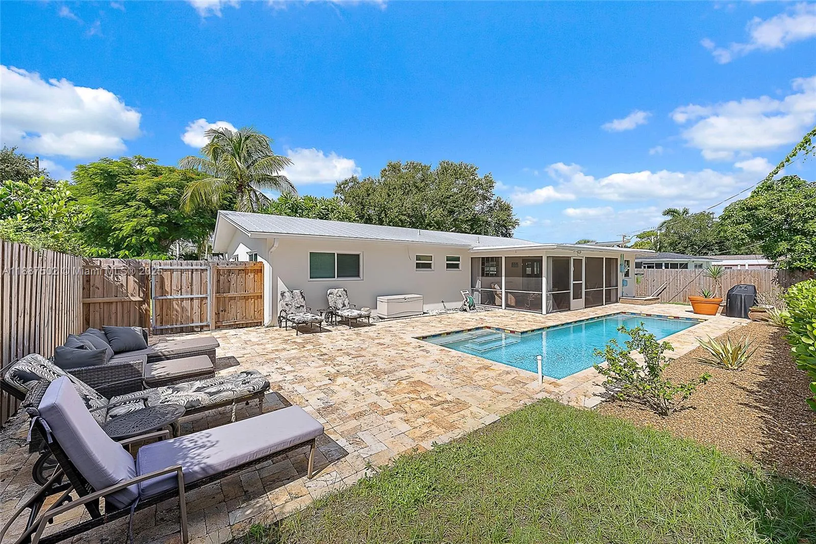 367 W Riverside Drive
