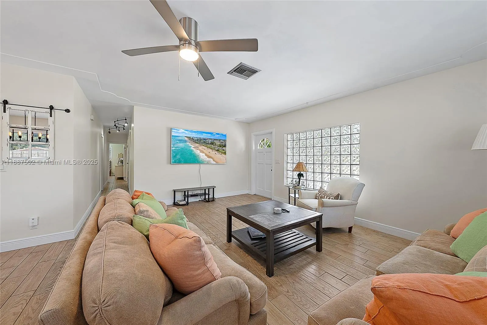 367 W Riverside Drive