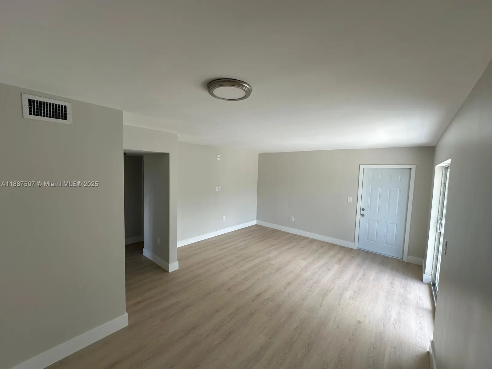 1101 NE 80th St, #208