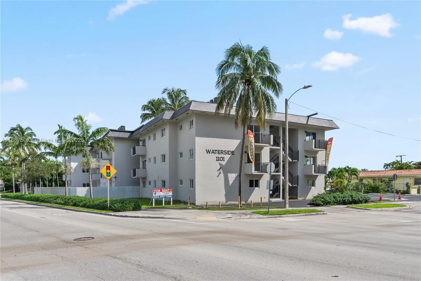 1101 NE 80th St, #208