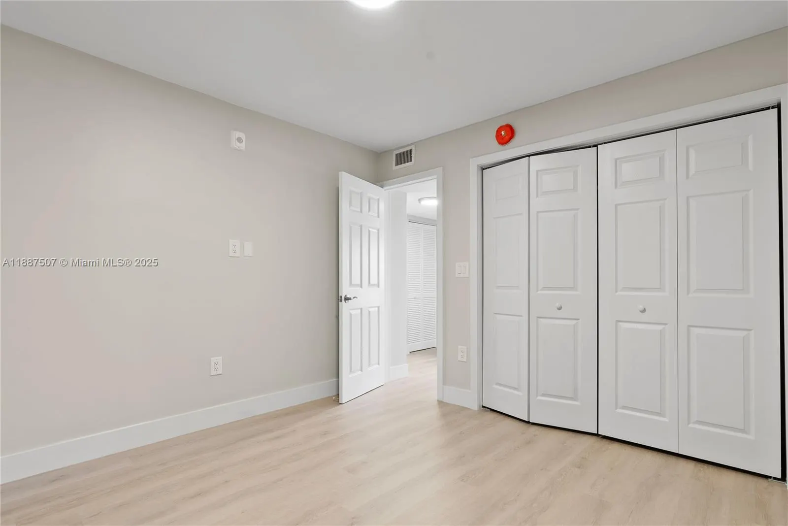 1101 NE 80th St, #208