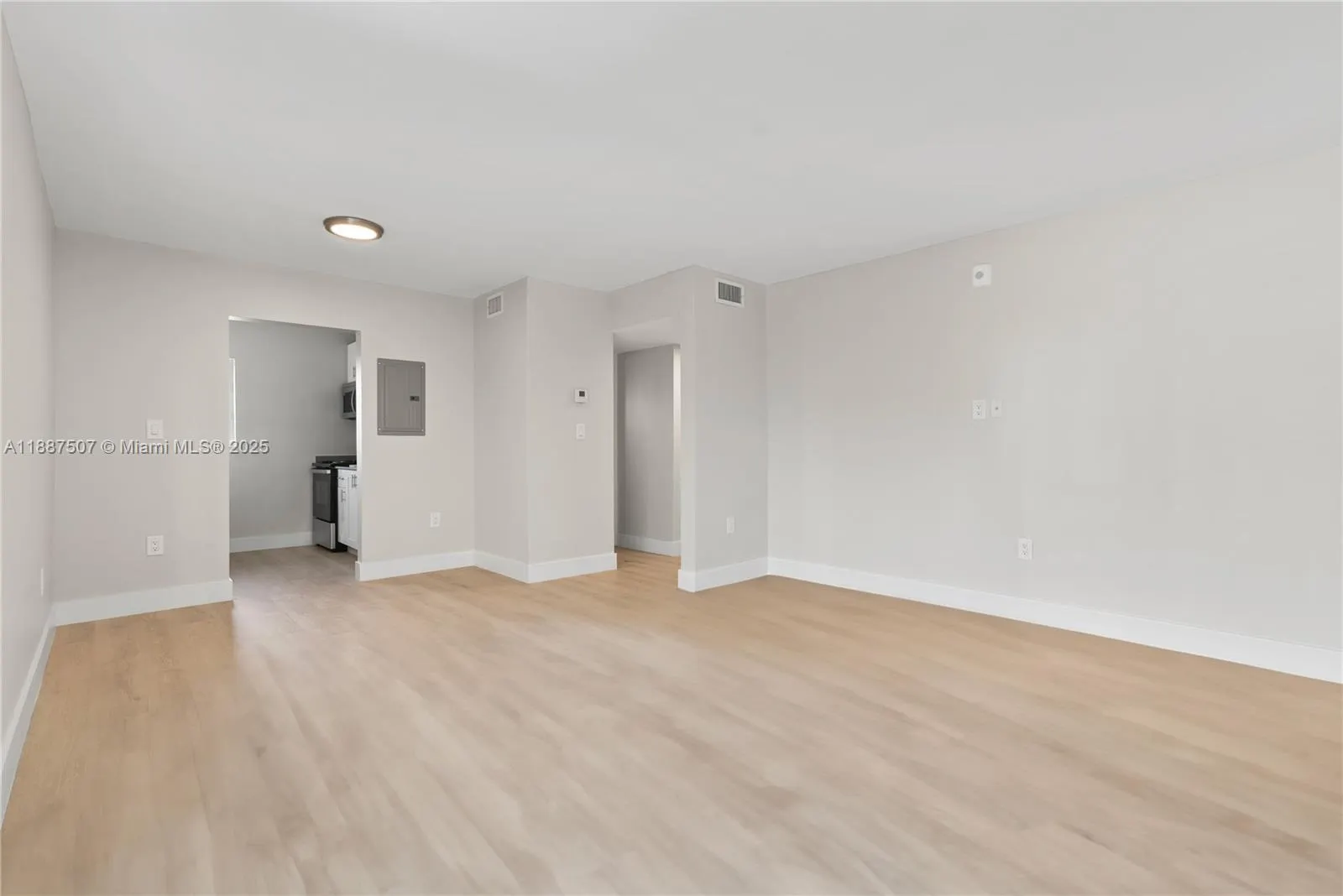 1101 NE 80th St, #208