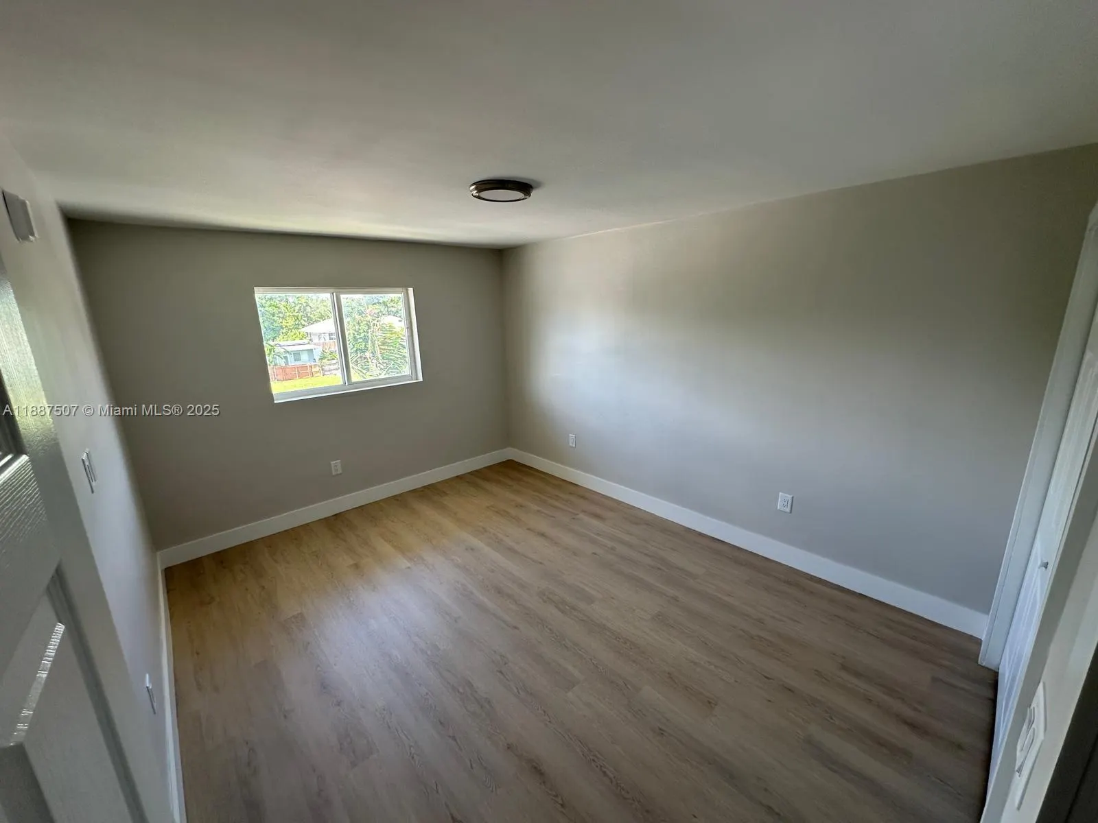 1101 NE 80th St, #208