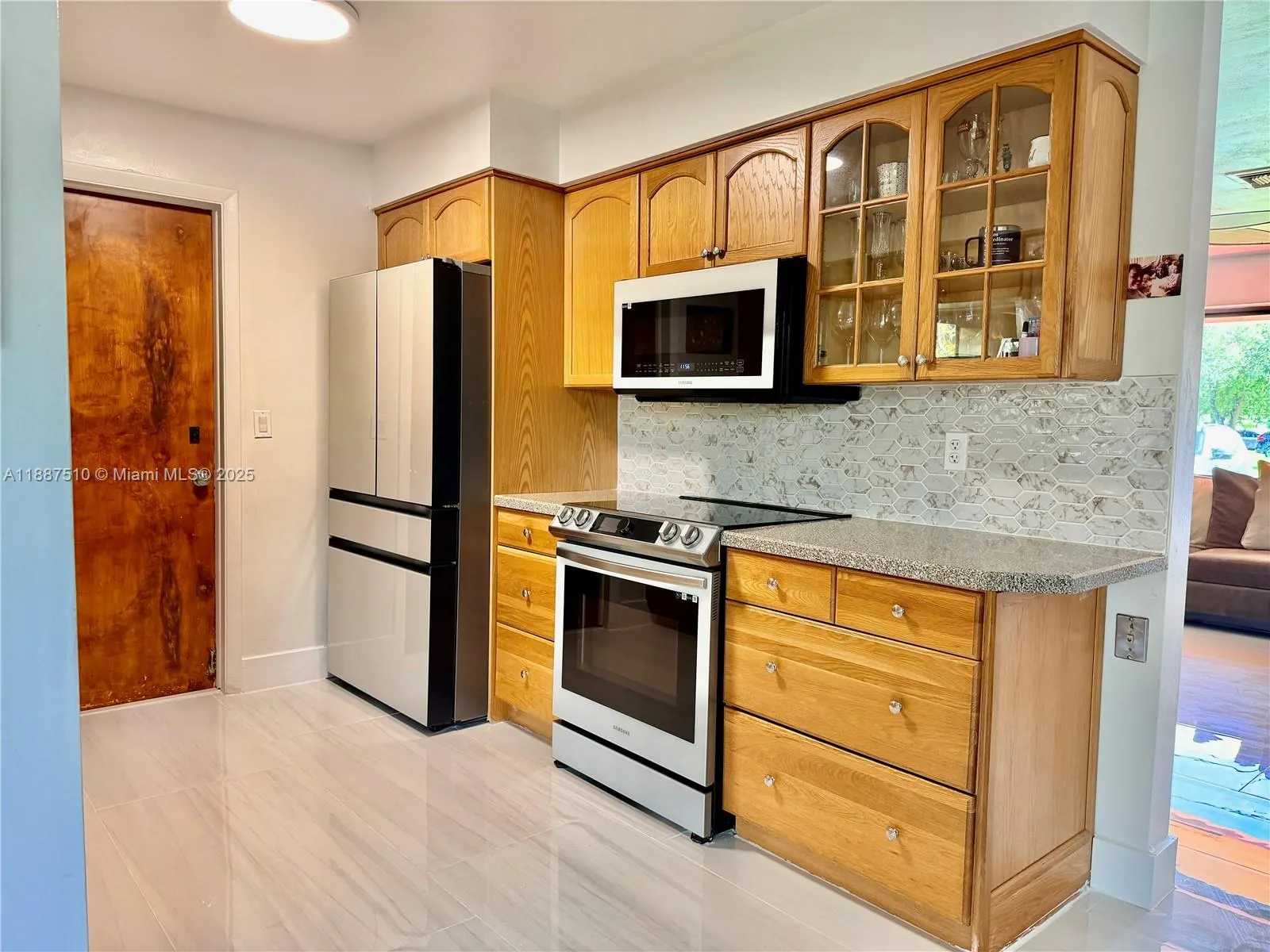 5201 SW 95th Ave
