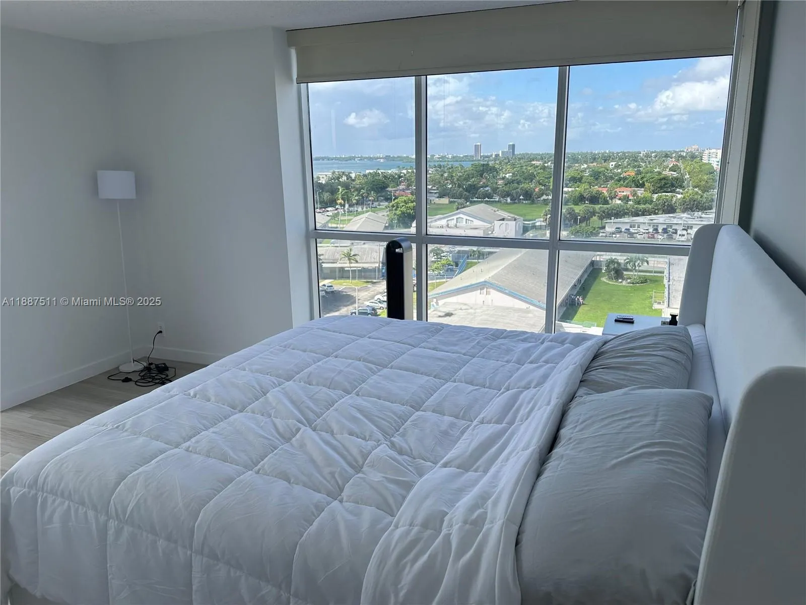 7601 E Treasure Dr, #1005