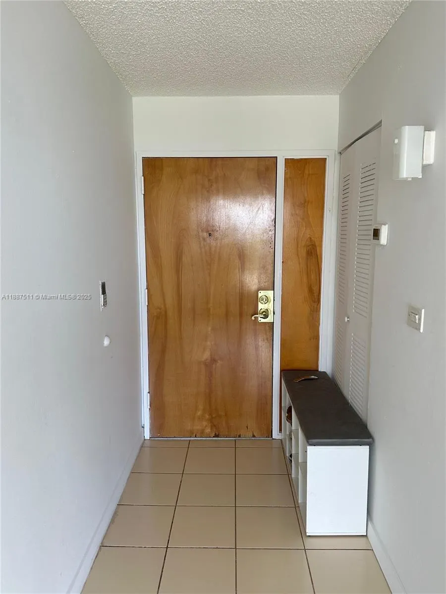 7601 E Treasure Dr, #1005