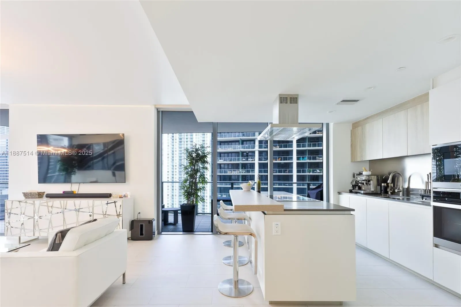 1000 Brickell Plz, #2515