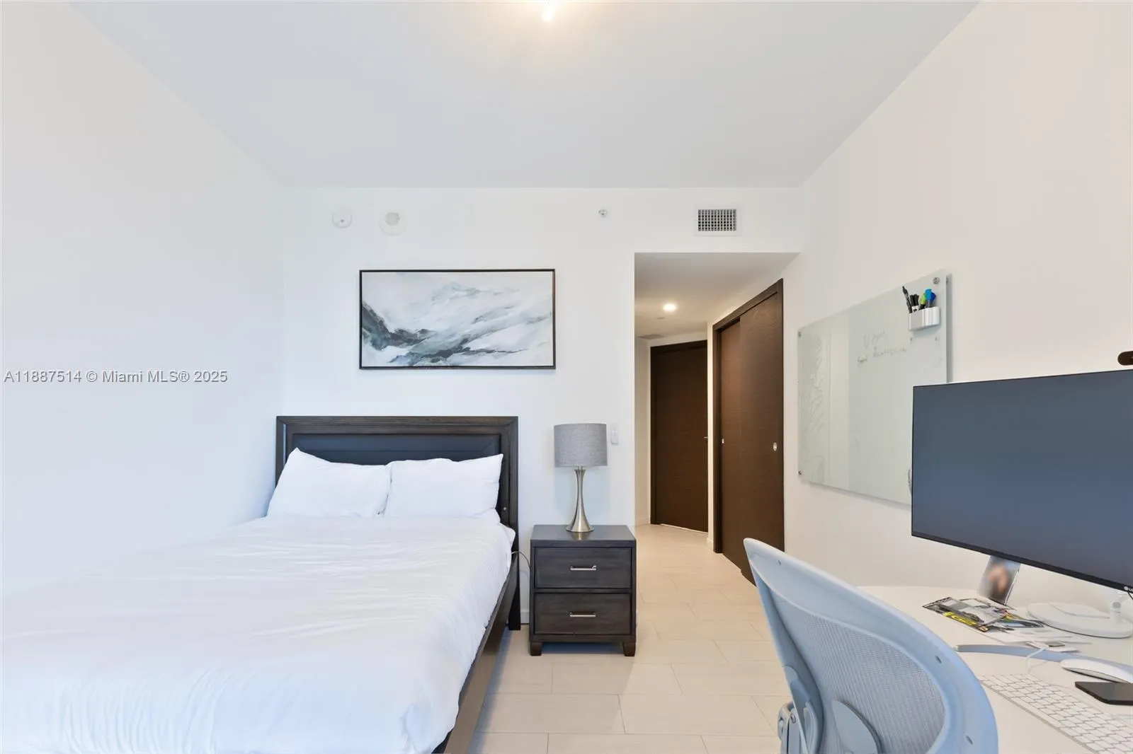 1000 Brickell Plz, #2515