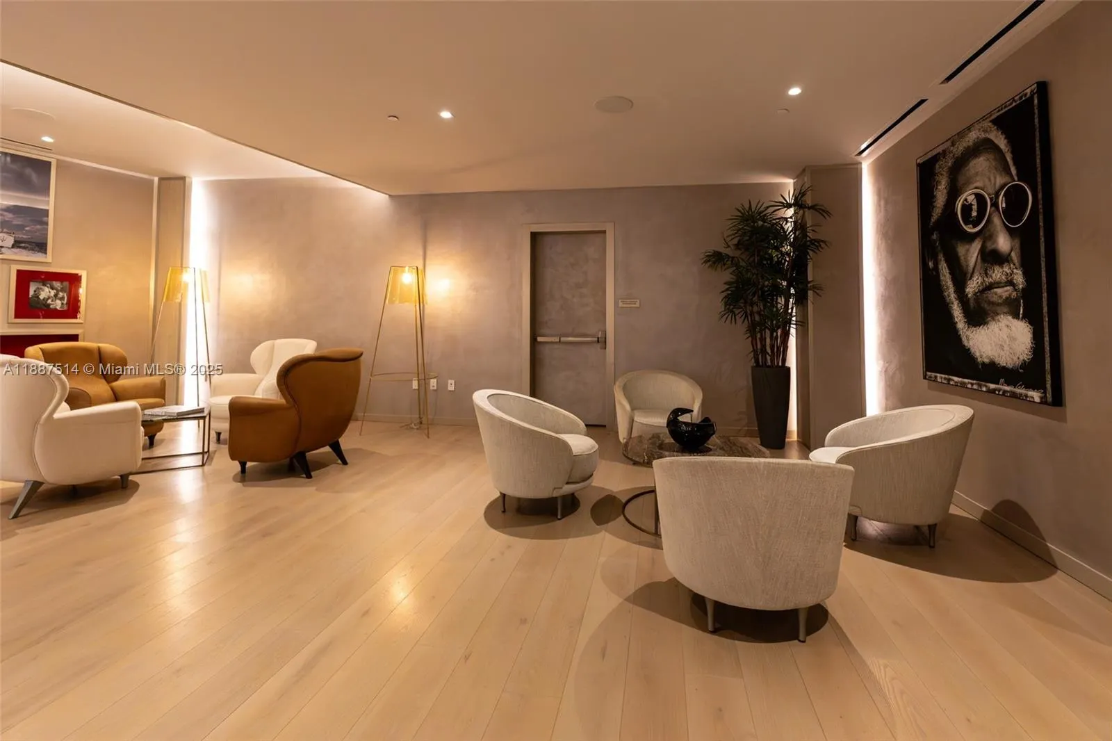 1000 Brickell Plz, #2515