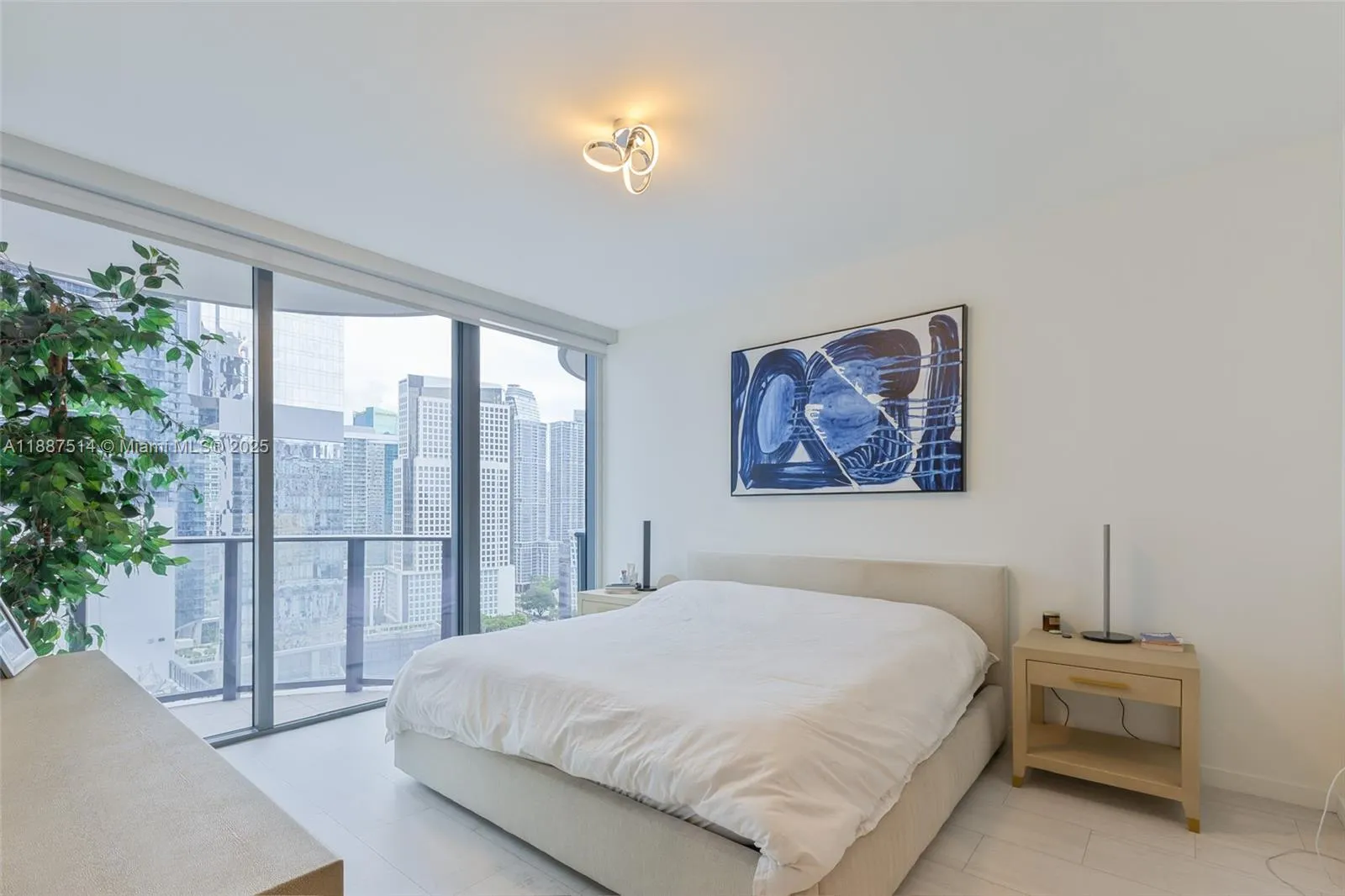 1000 Brickell Plz, #2515