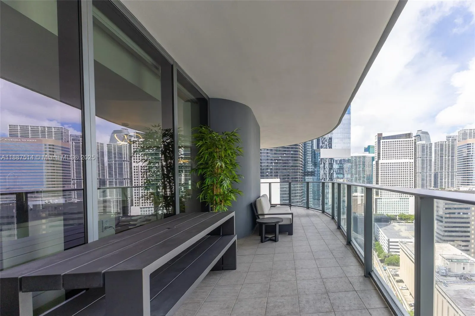 1000 Brickell Plz, #2515