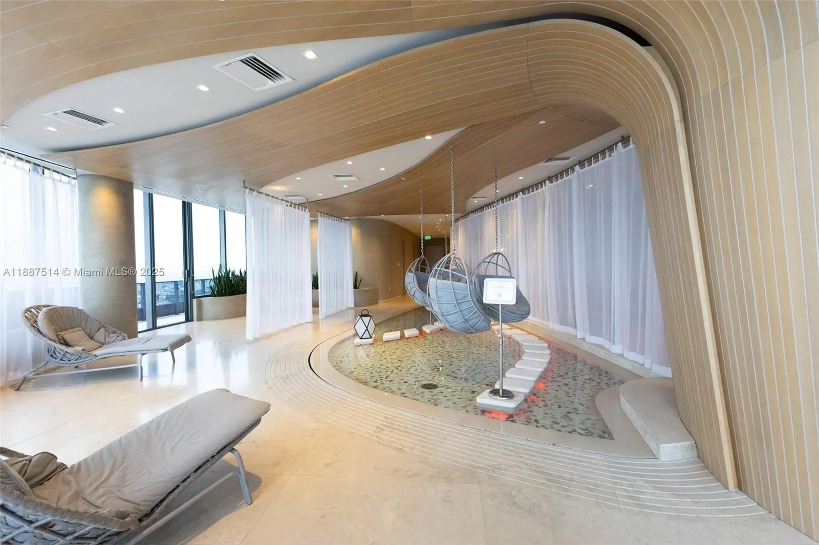 1000 Brickell Plz, #2515