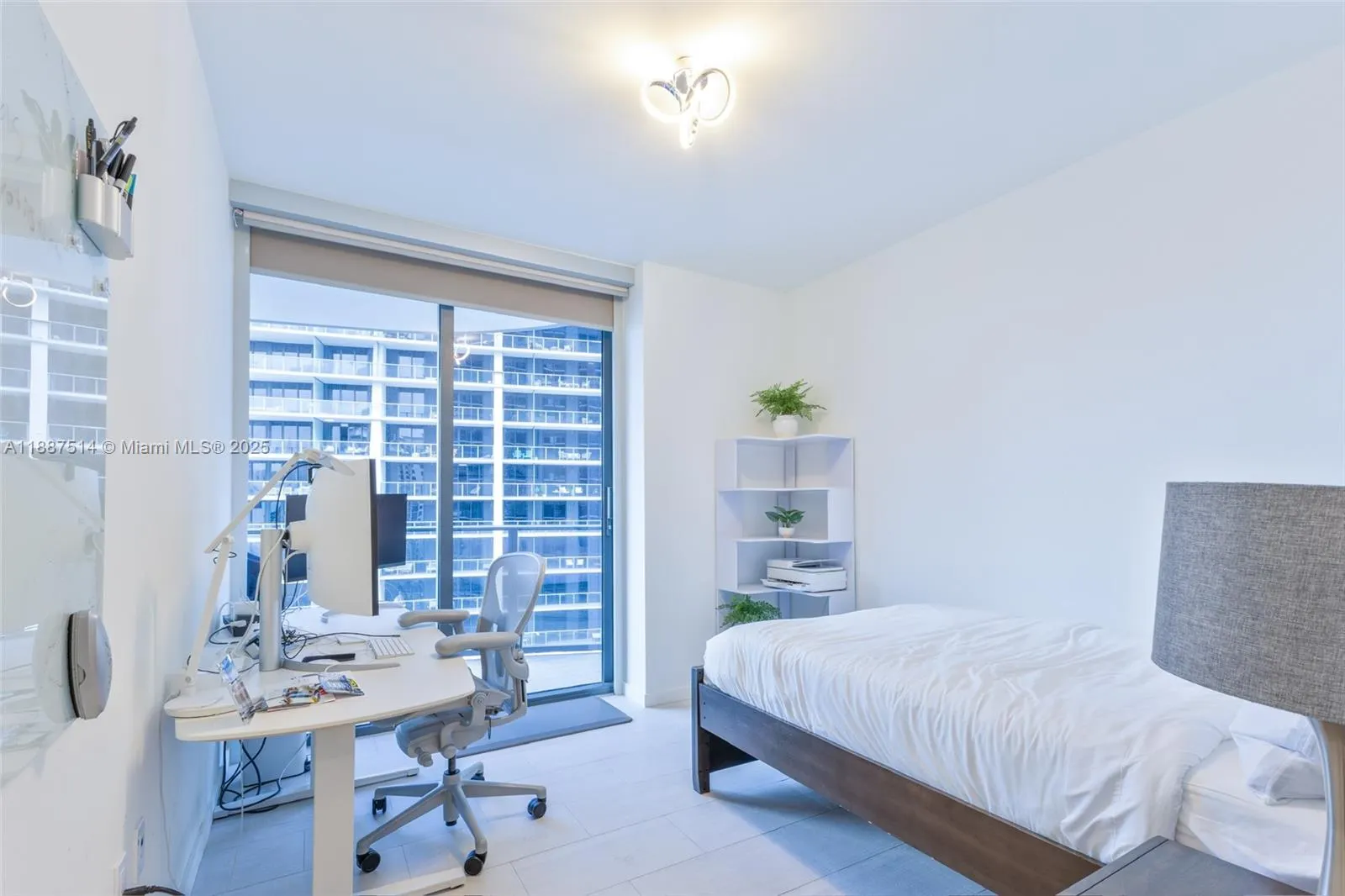 1000 Brickell Plz, #2515