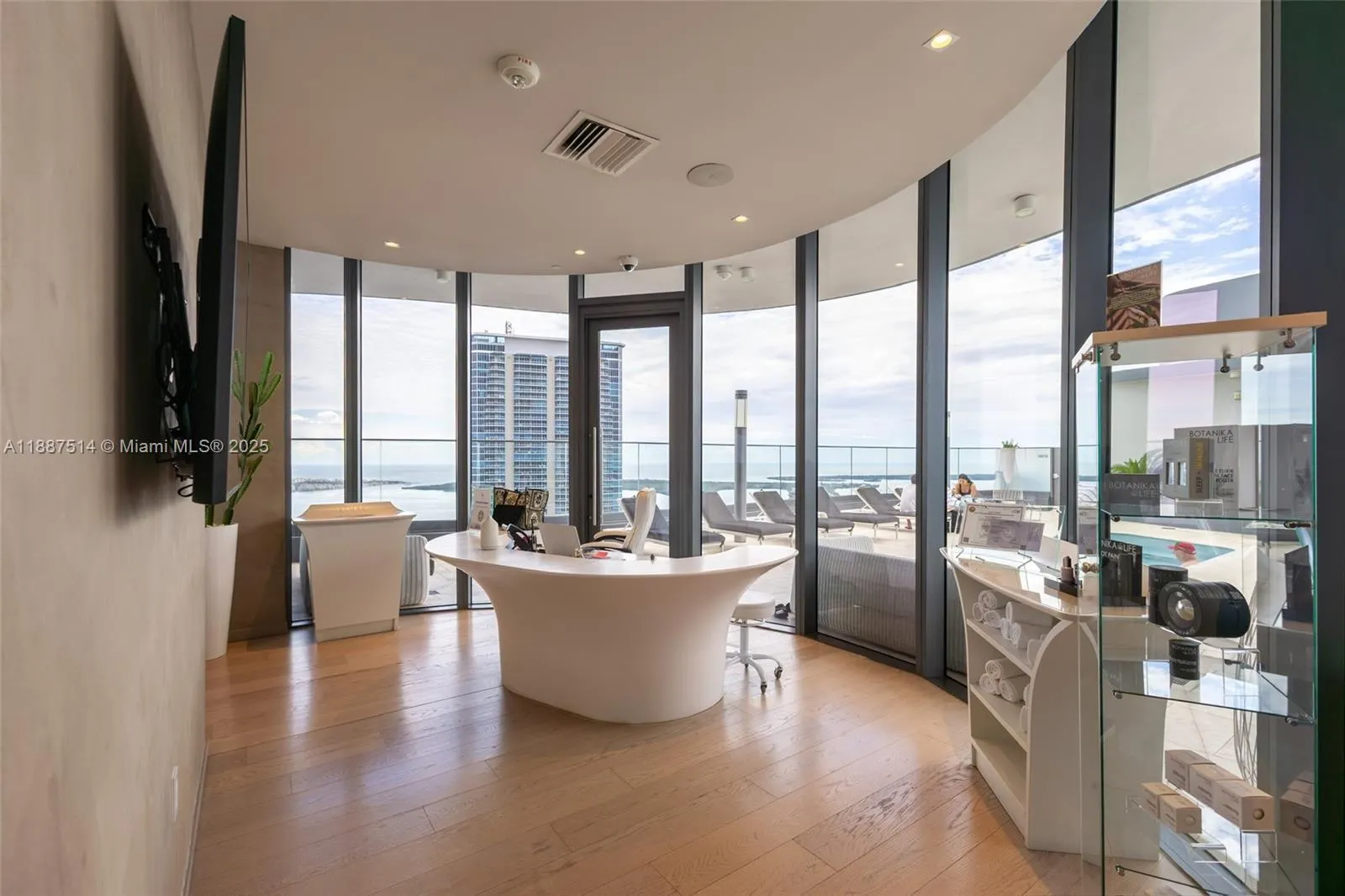 1000 Brickell Plz, #2515