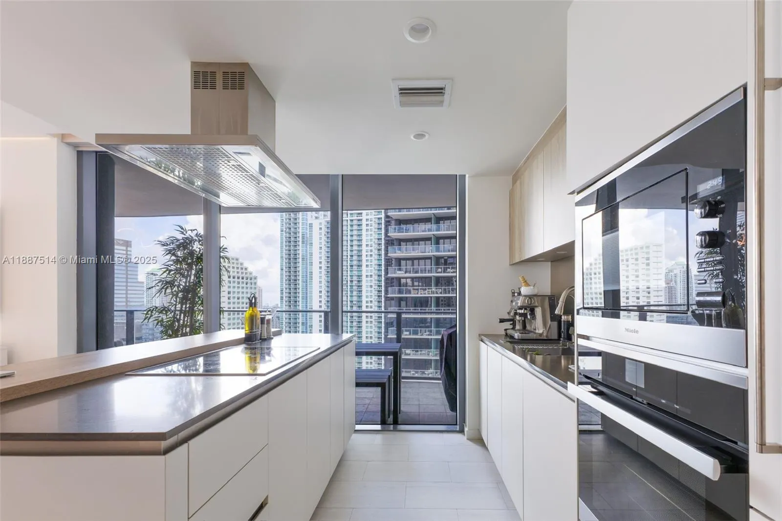 1000 Brickell Plz, #2515