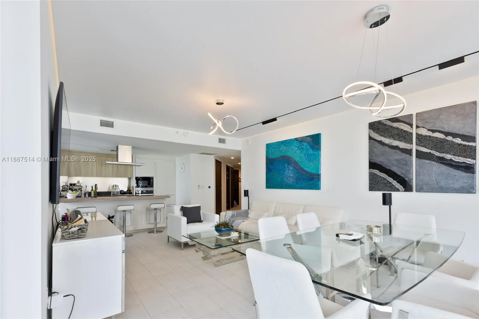 1000 Brickell Plz, #2515