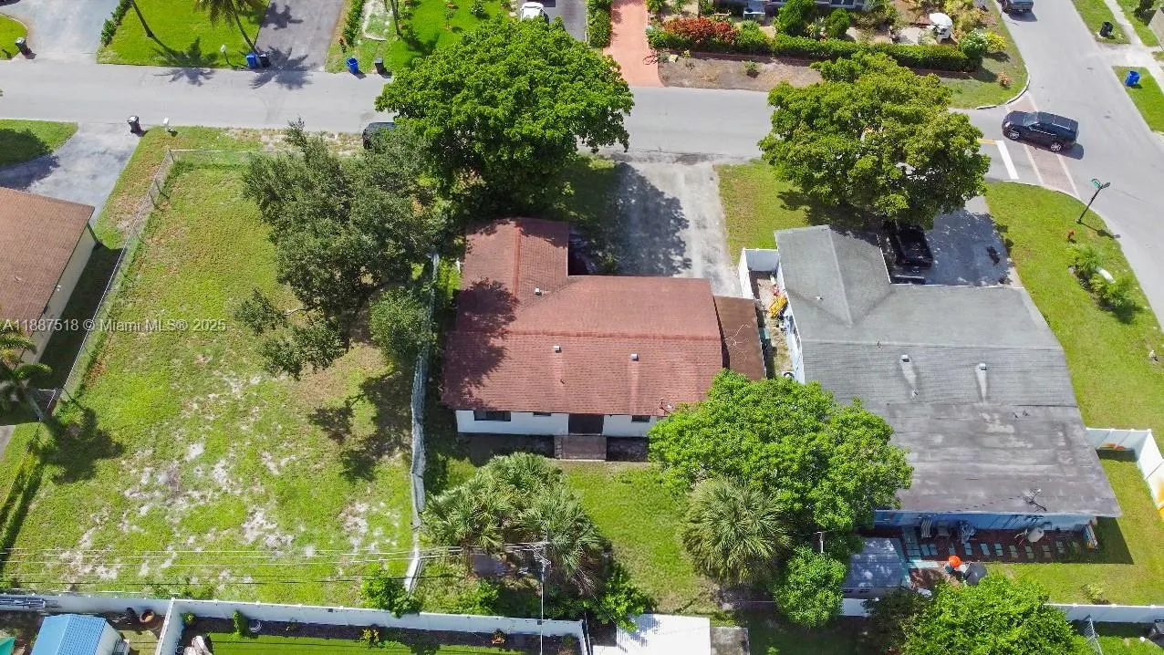 1640 NW 27th Ave