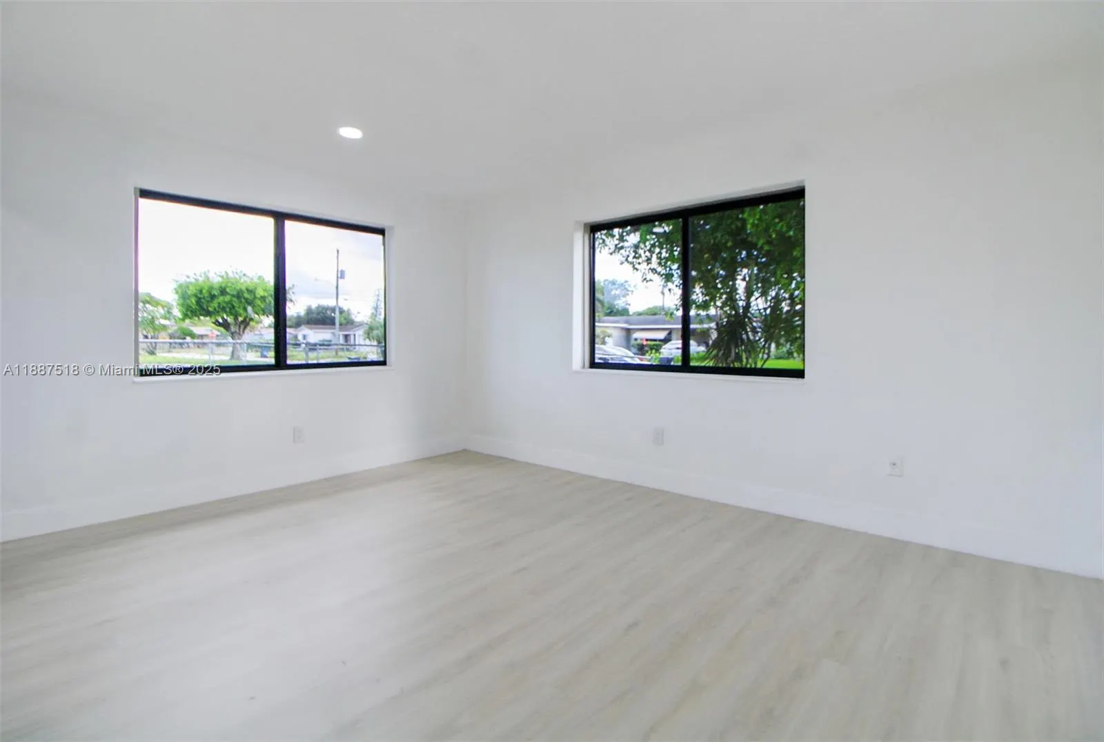 1640 NW 27th Ave