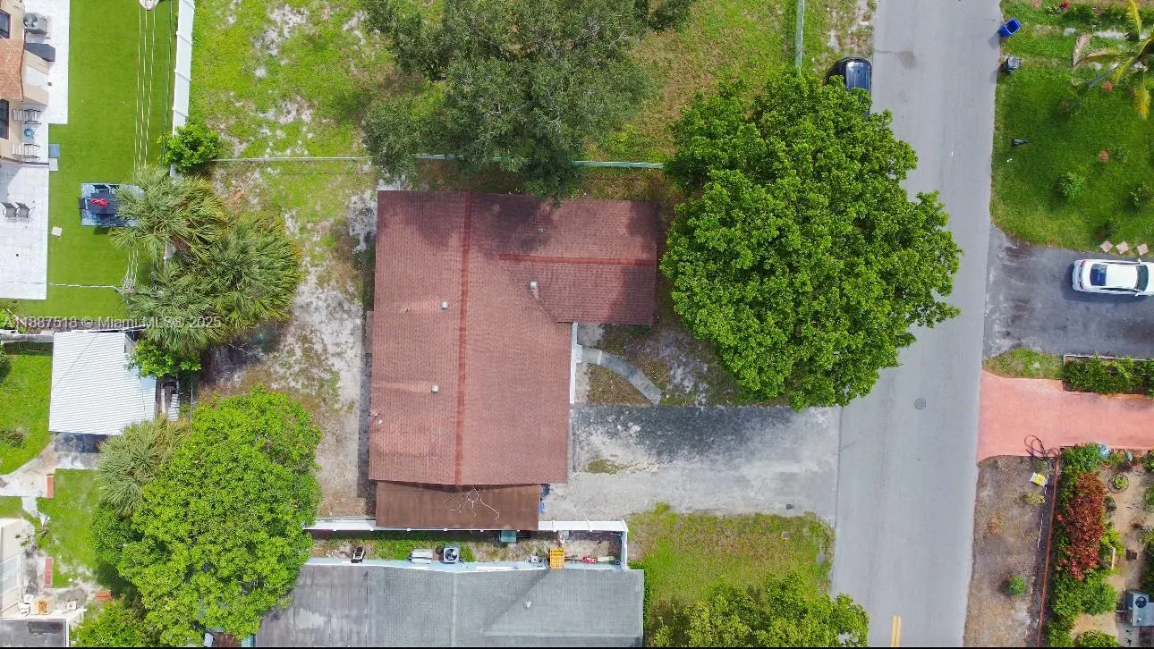 1640 NW 27th Ave