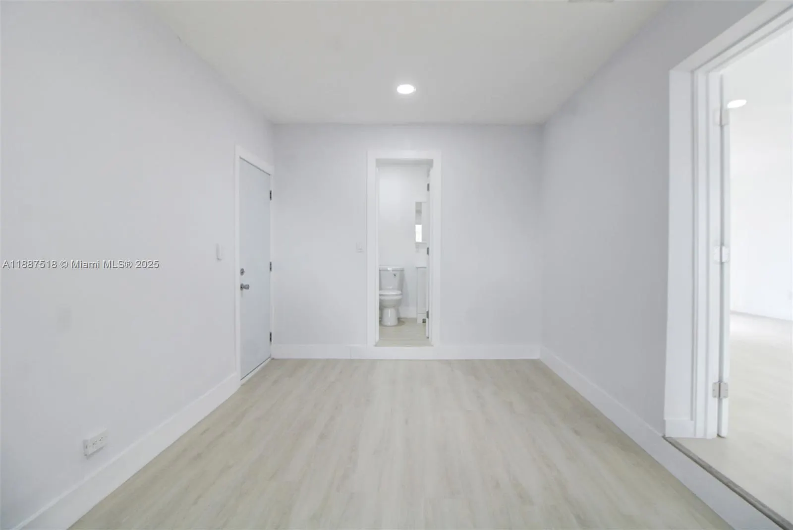 1640 NW 27th Ave