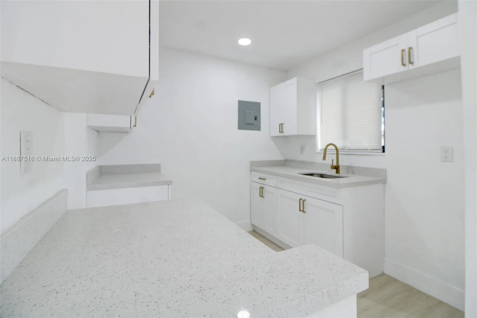 1640 NW 27th Ave