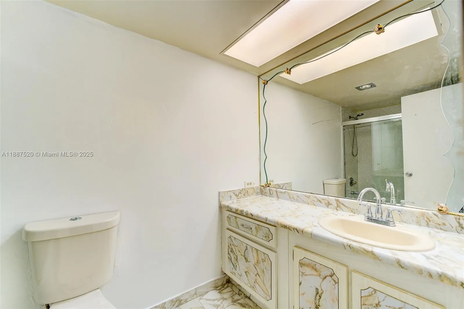 301 174th St, #618