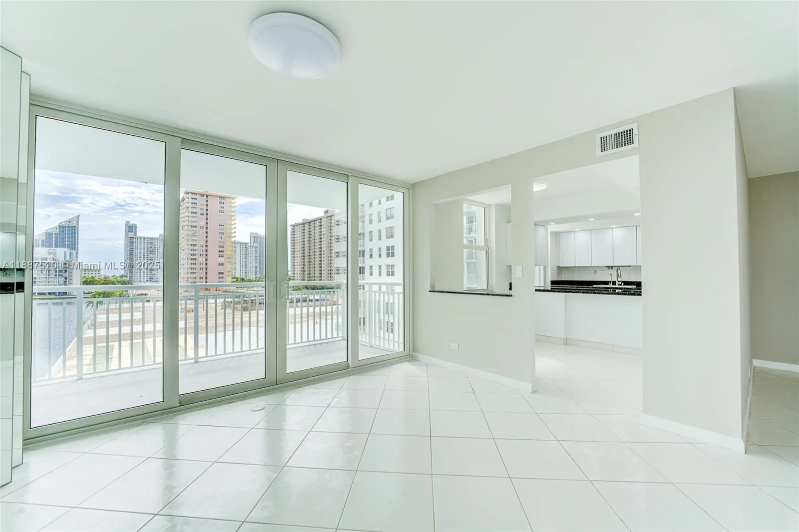 301 174th St, #618