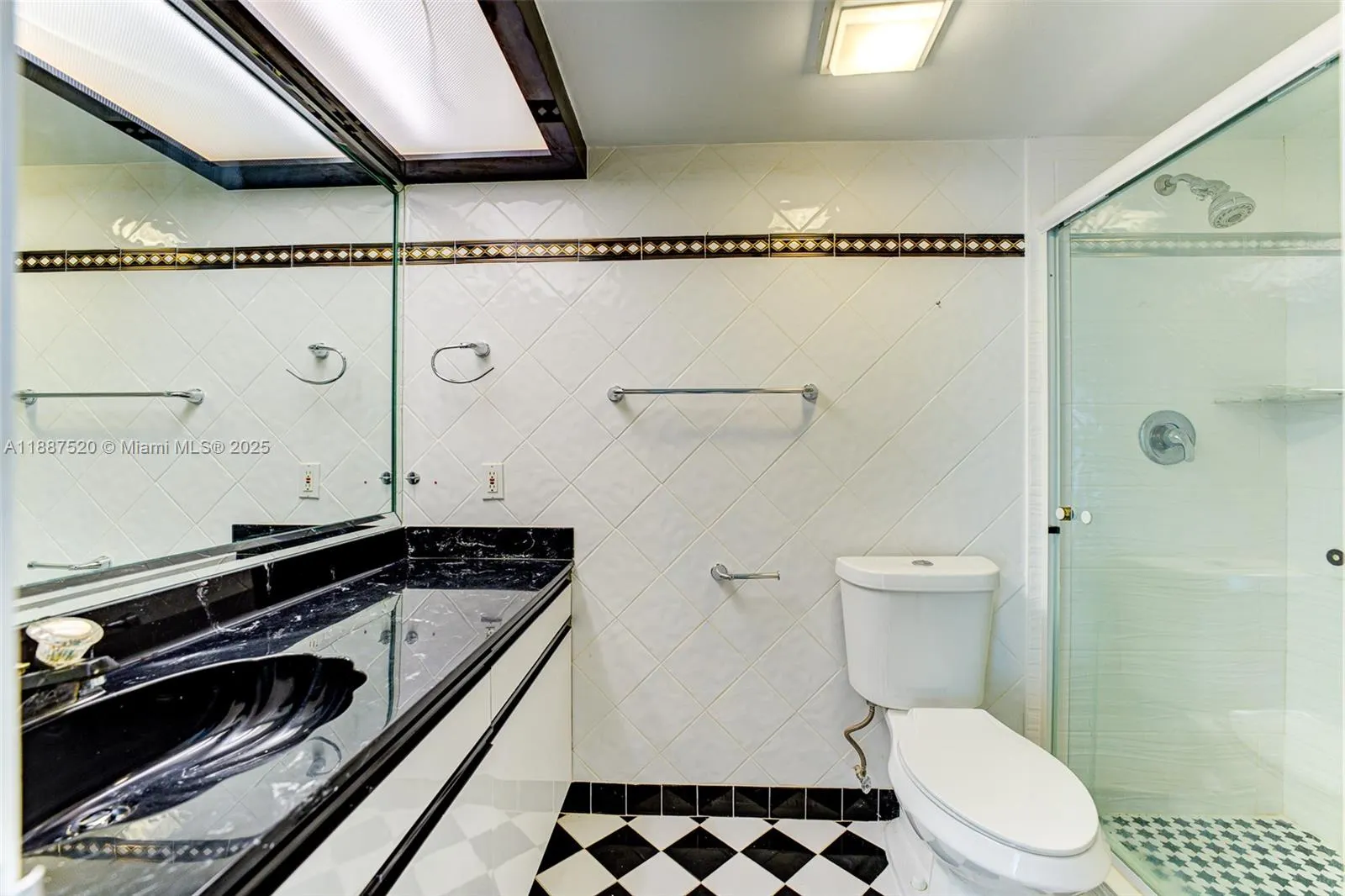301 174th St, #618
