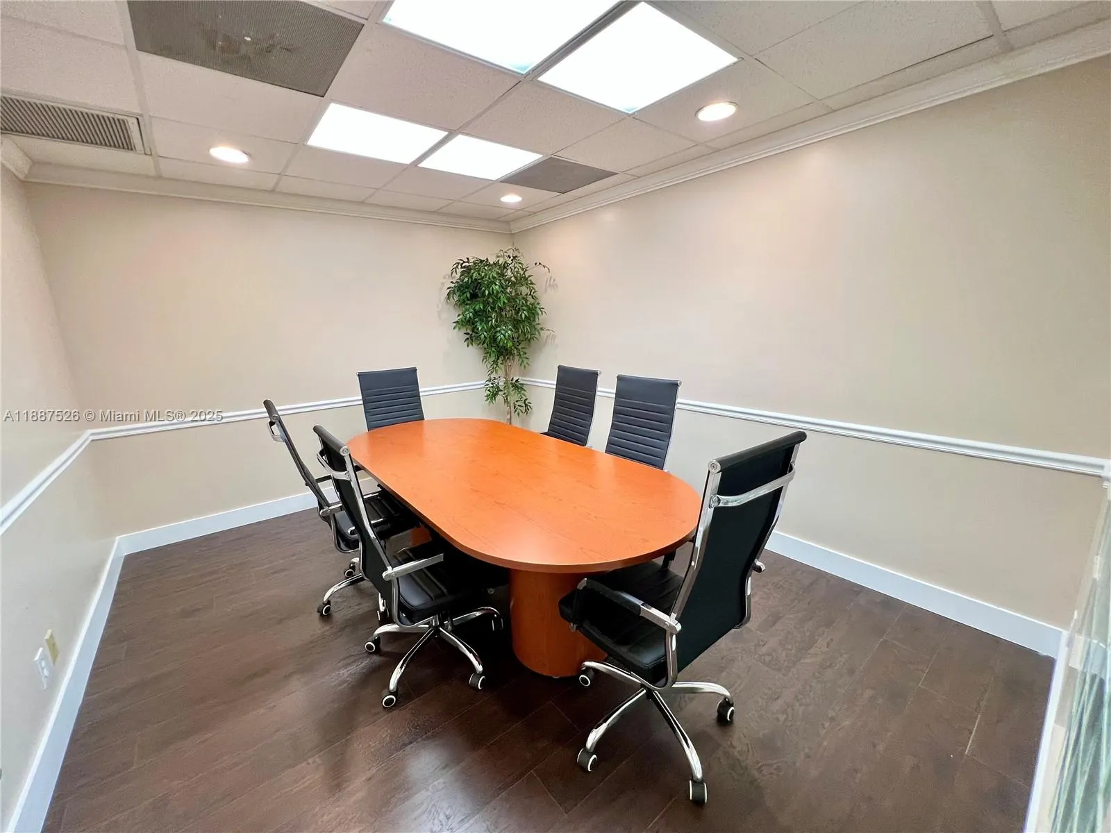 1625 N Commerce Pkwy, #225