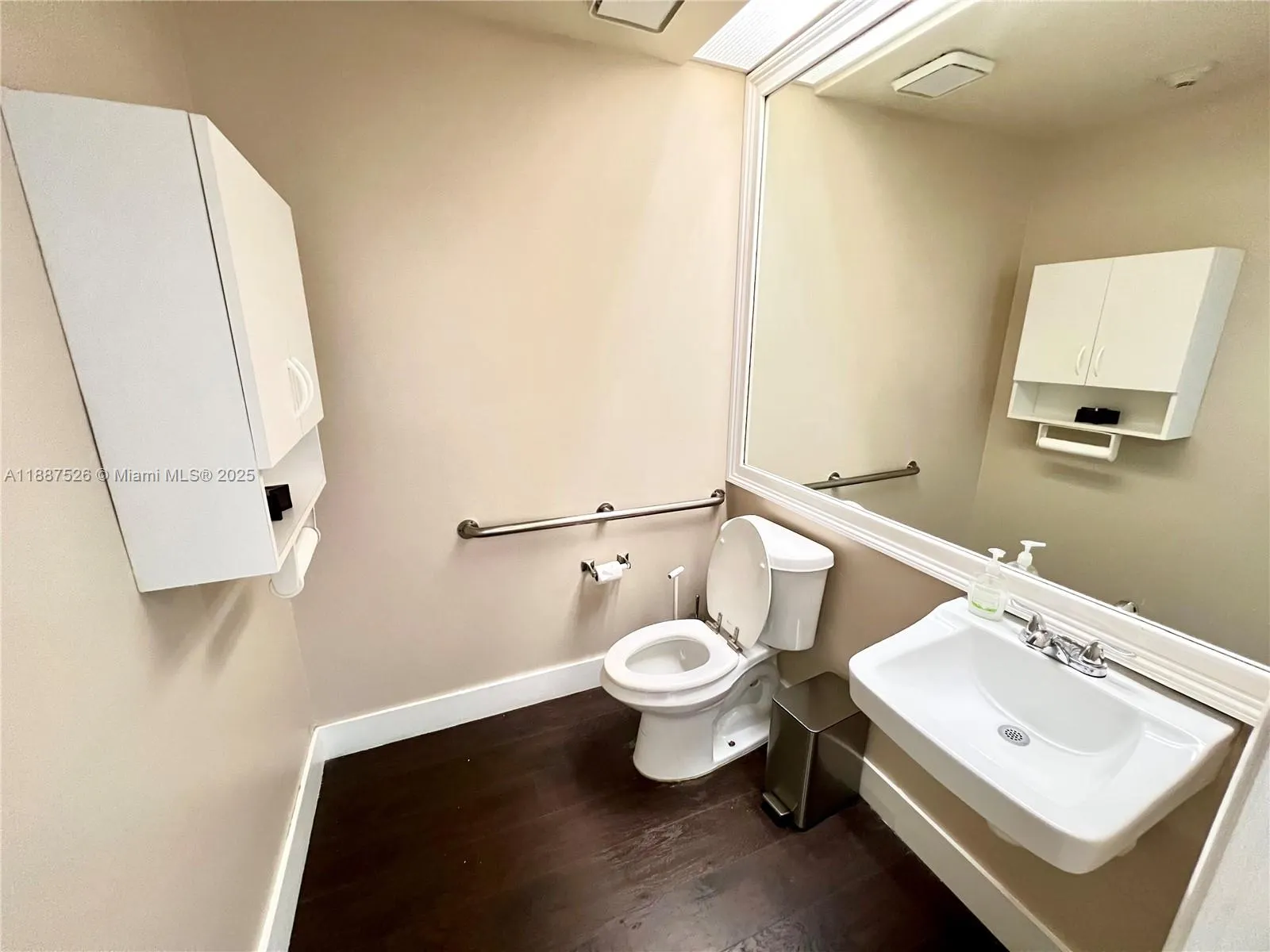 1625 N Commerce Pkwy, #225