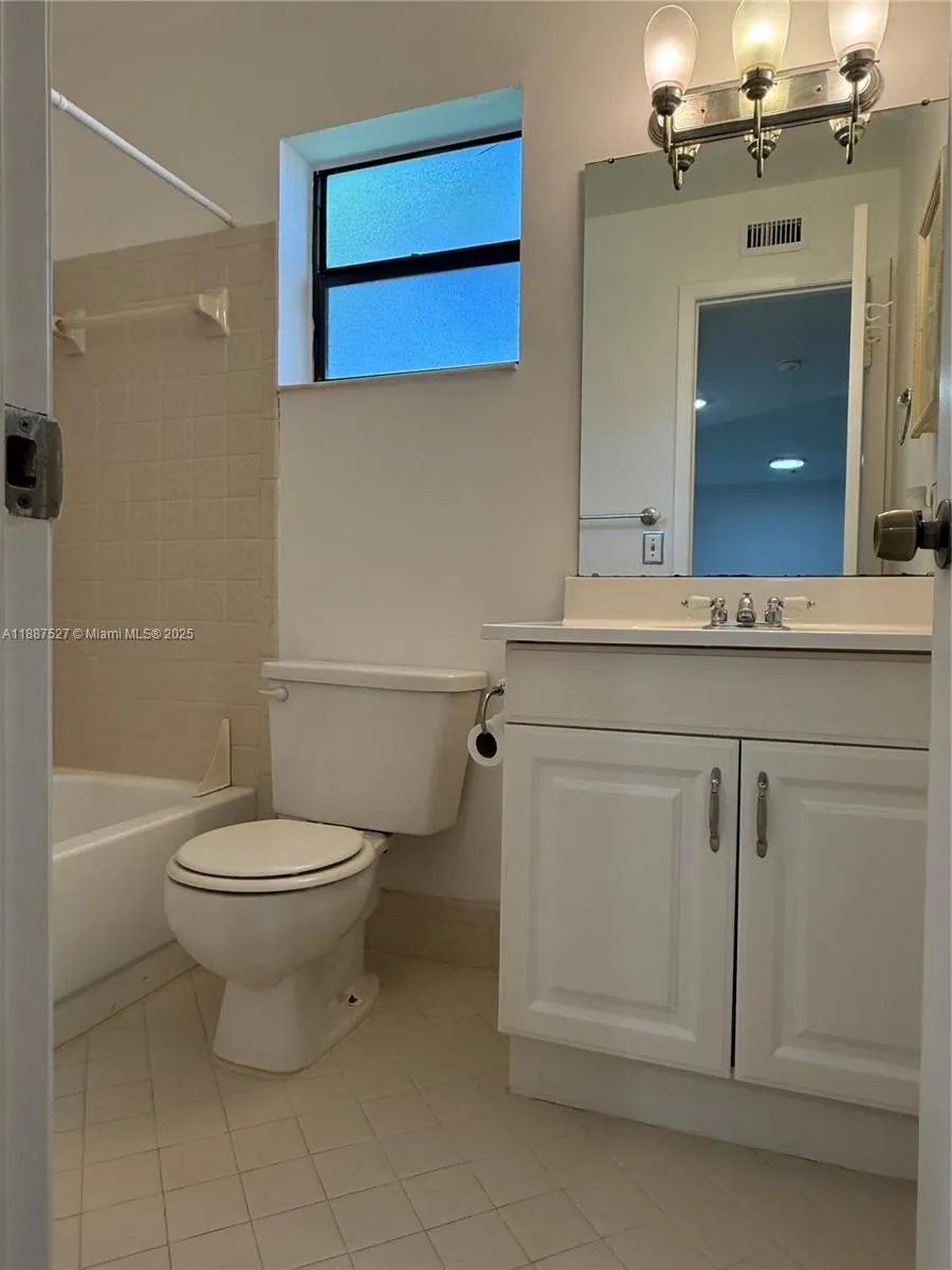 3929 N Carambola Cir N, #2902