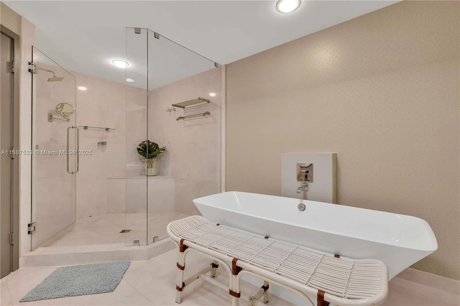17111 Biscayne Blvd, #1709