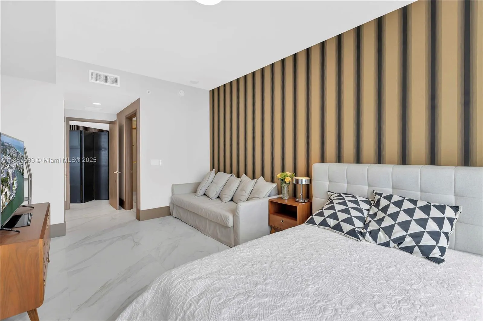 17111 Biscayne Blvd, #1709