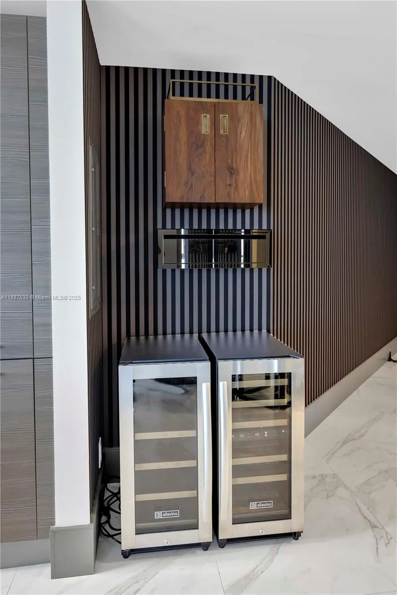 17111 Biscayne Blvd, #1709
