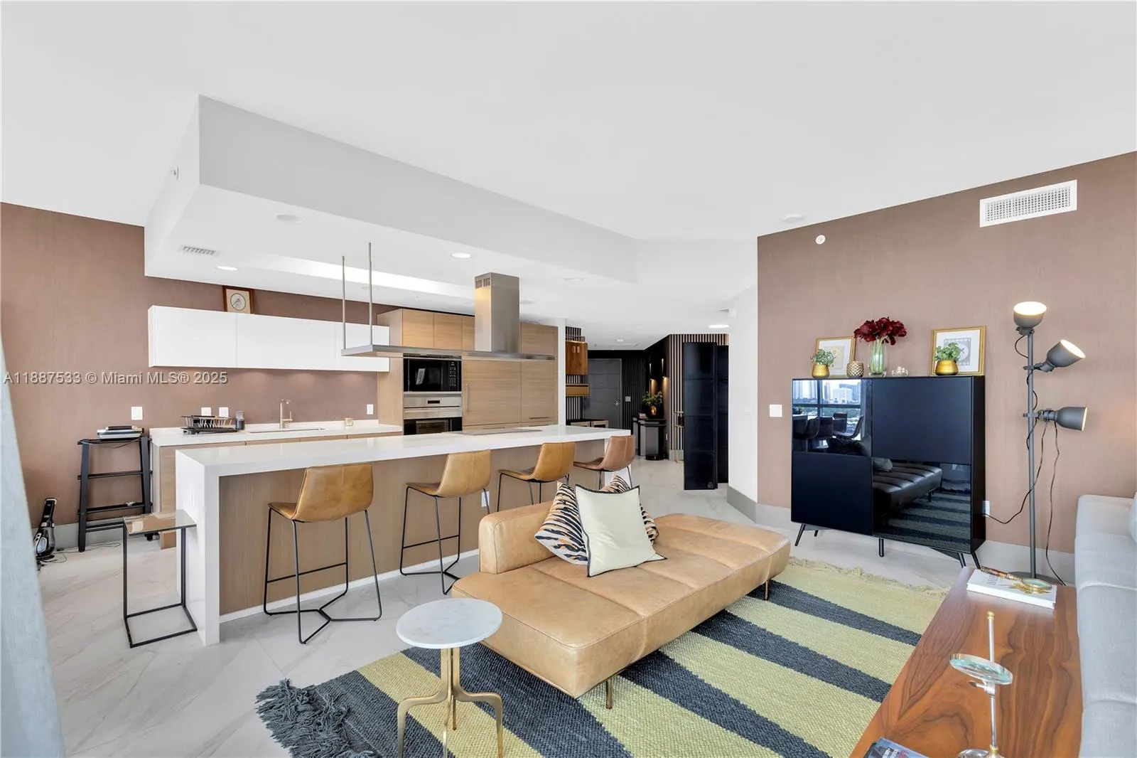 17111 Biscayne Blvd, #1709