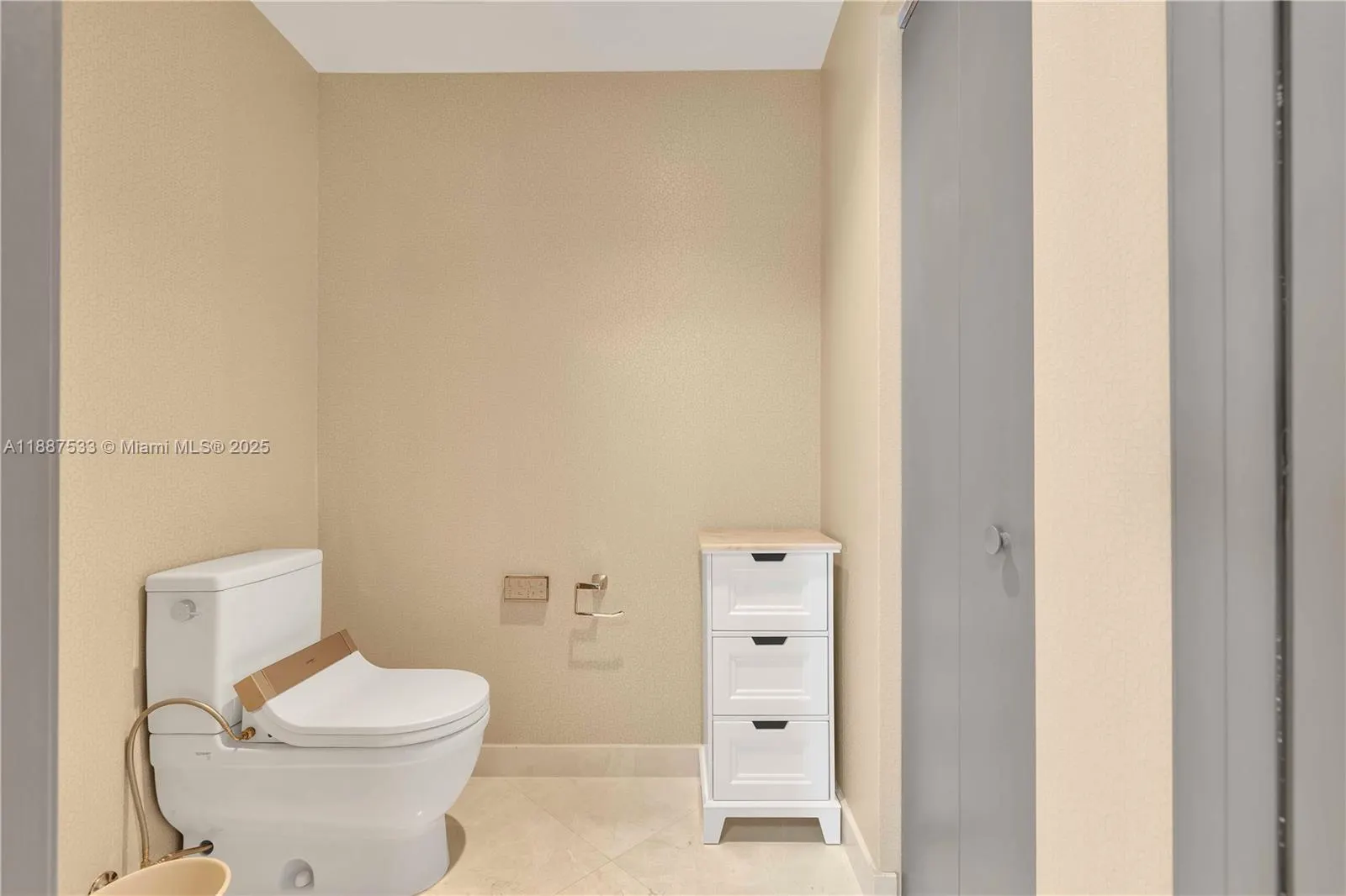 17111 Biscayne Blvd, #1709