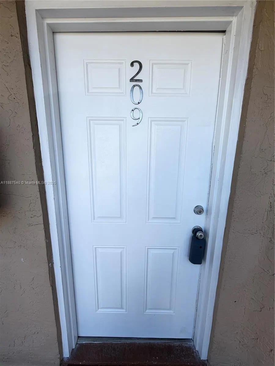 675 NW 85th Ct, #8-209