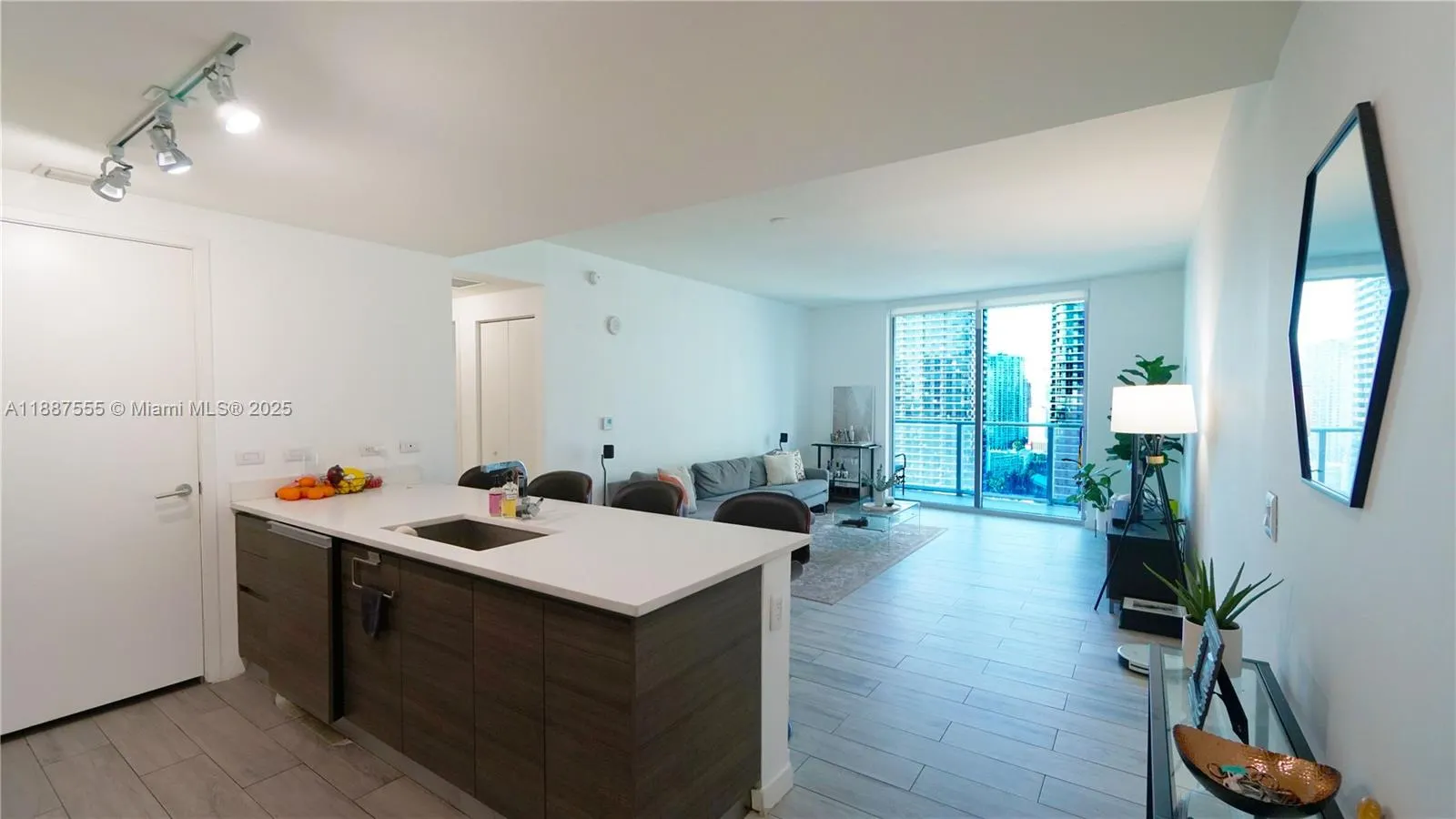 1100 S Miami Ave, #2909