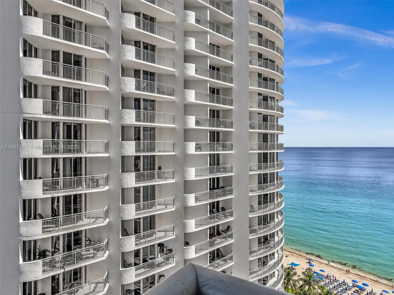 17315 Collins Ave, #1106