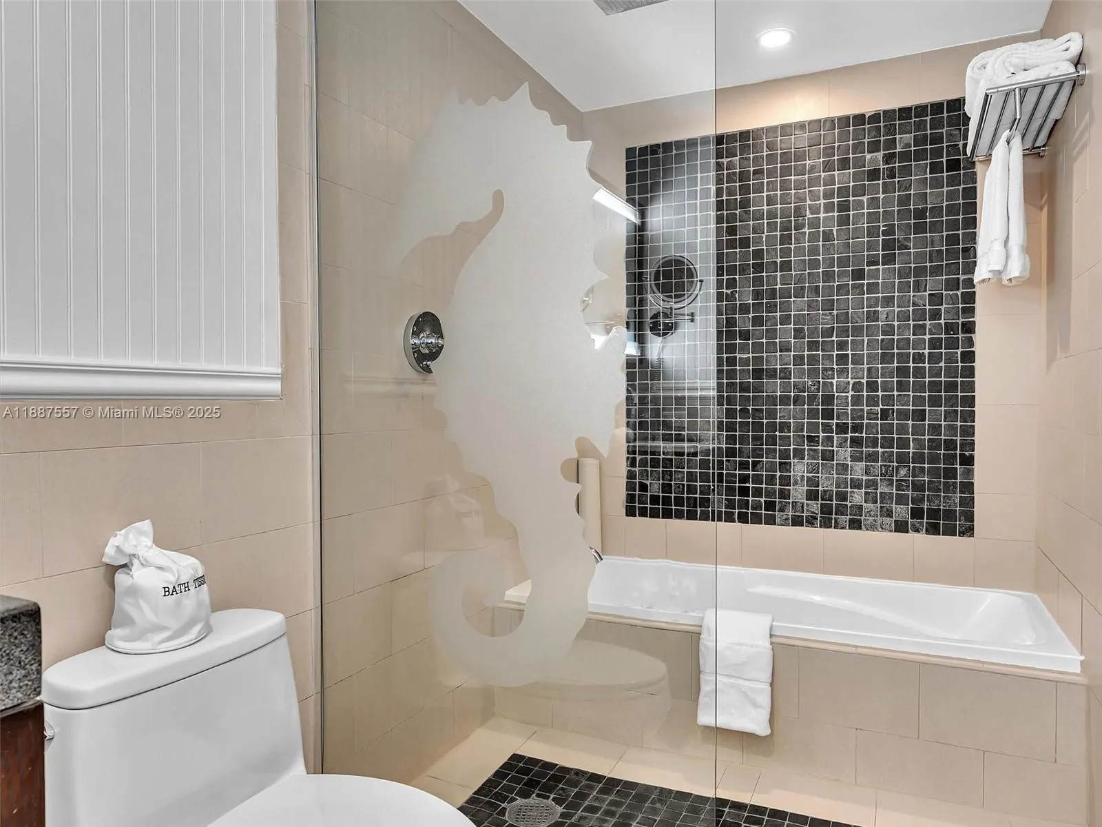 17315 Collins Ave, #1106