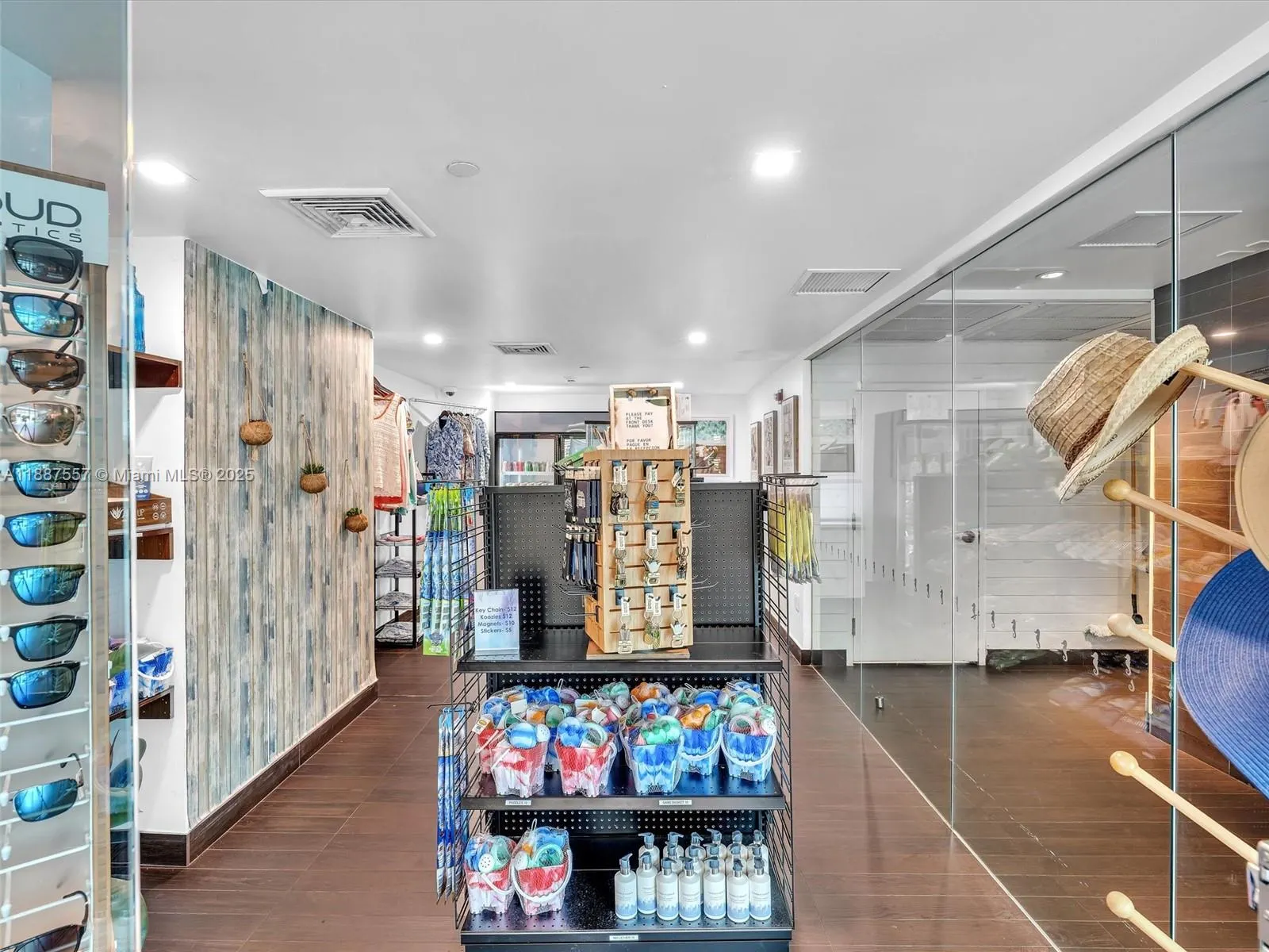 17315 Collins Ave, #1106