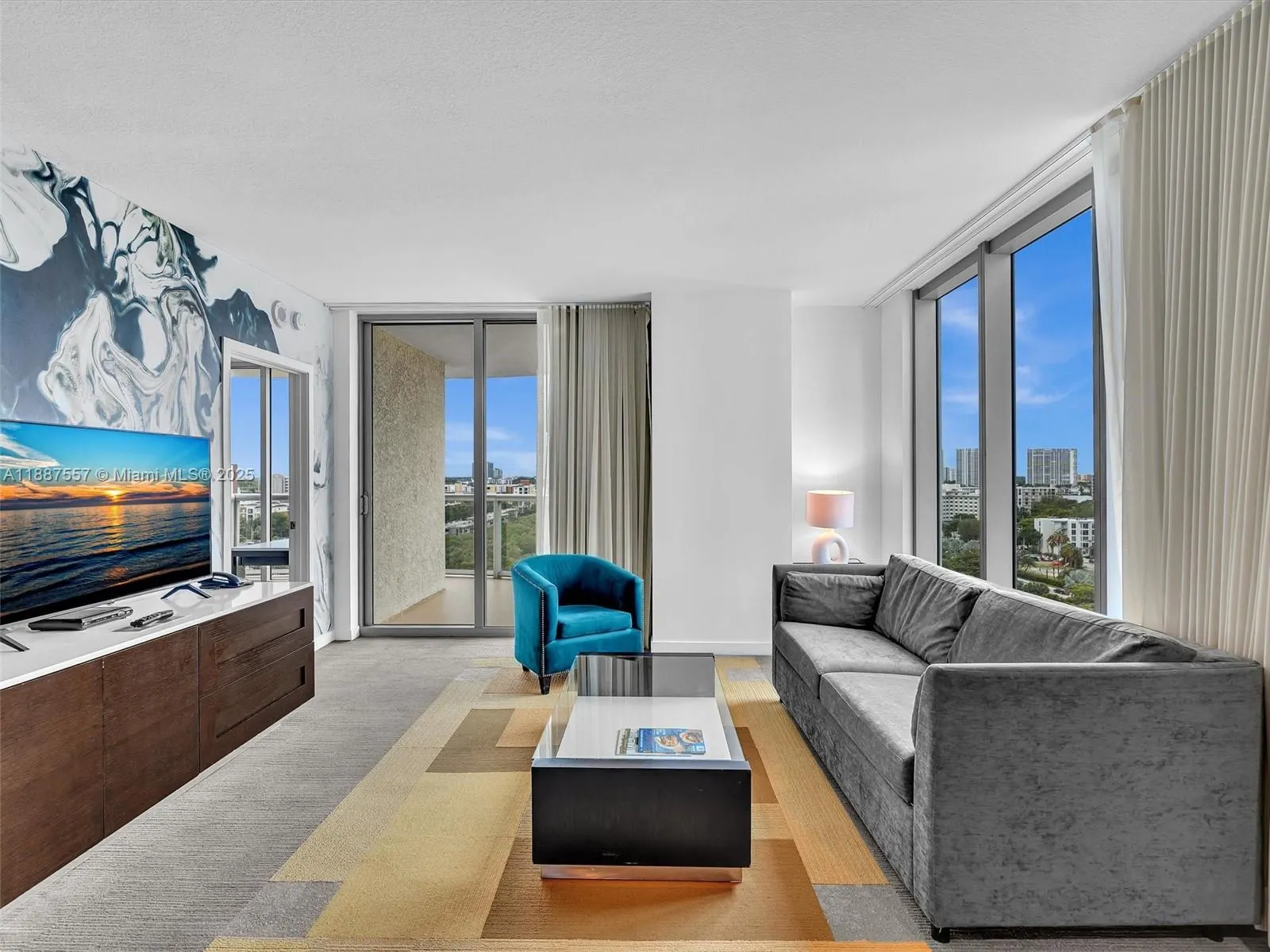 17315 Collins Ave, #1106
