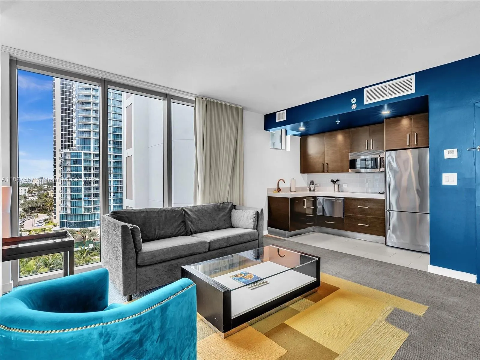 17315 Collins Ave, #1106