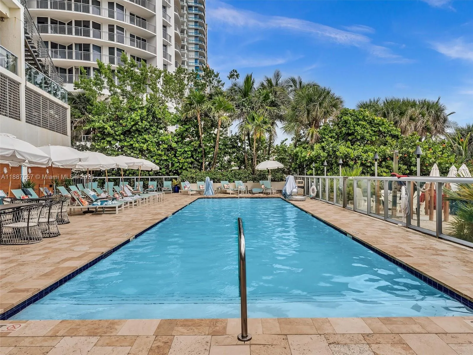 17315 Collins Ave, #1106